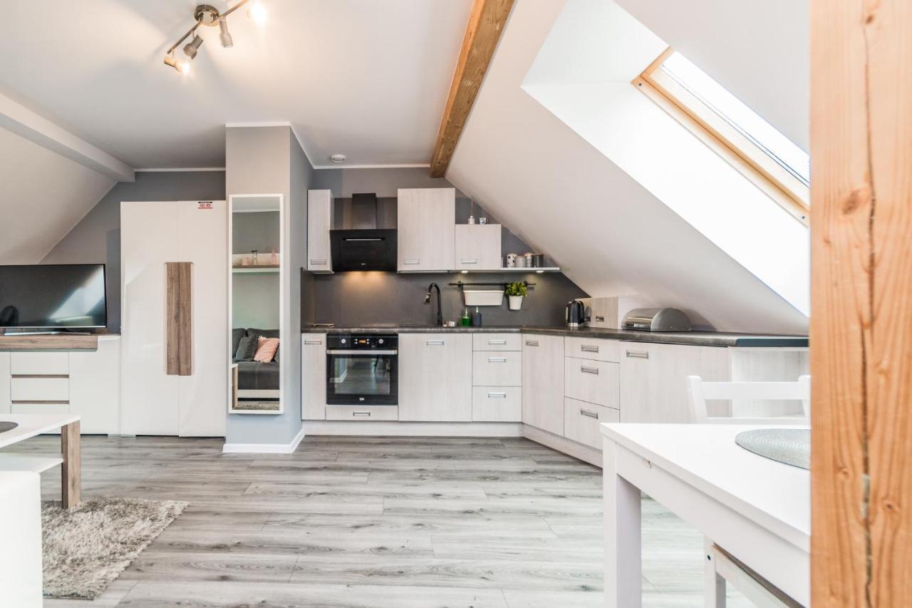 Hupkas Apartementy I Pokoje Jantar Exteriör bild