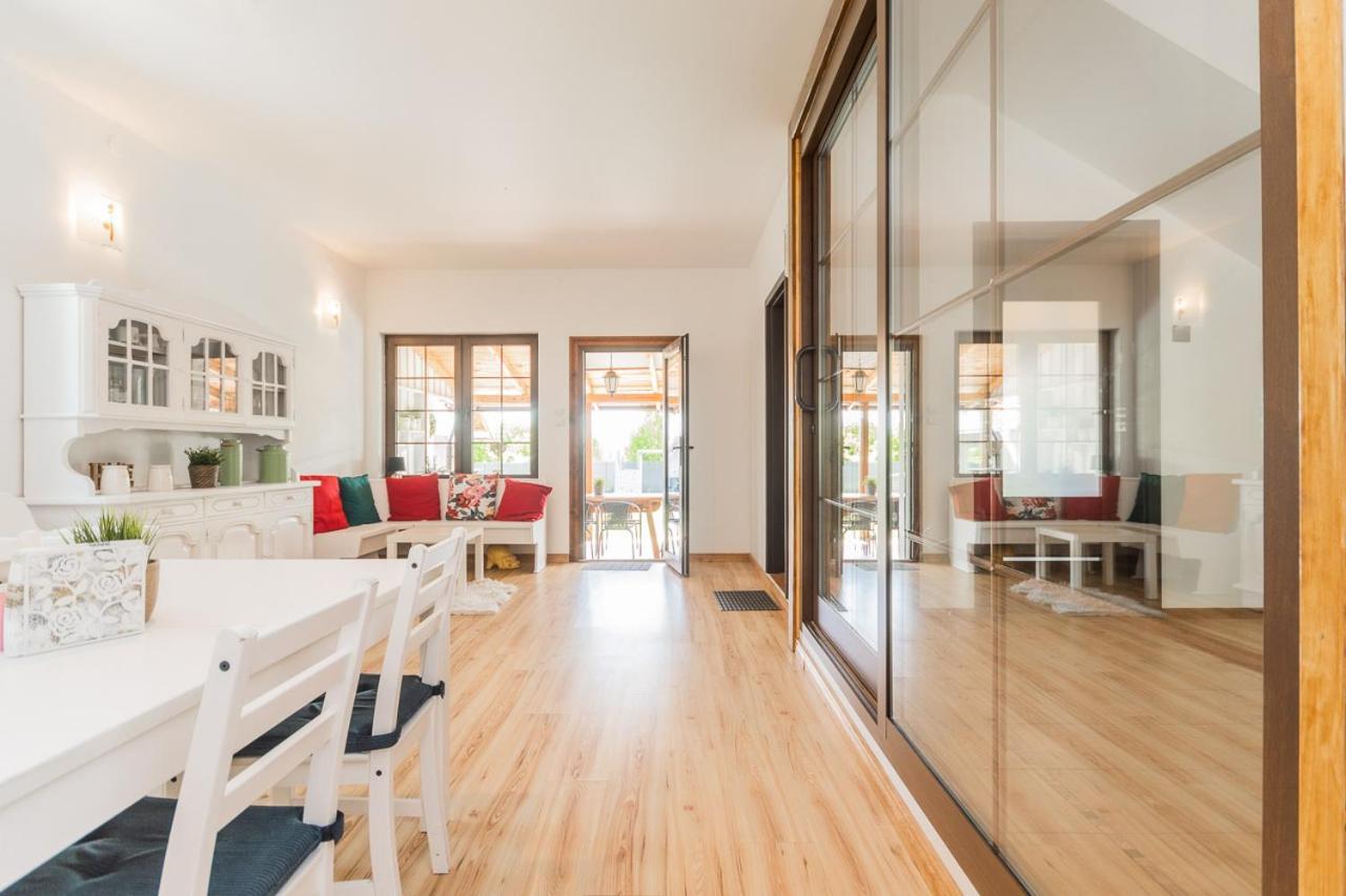 Hupkas Apartementy I Pokoje Jantar Exteriör bild